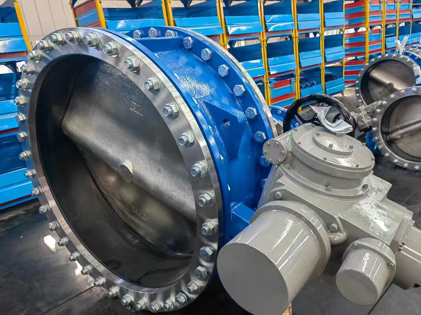 Multi-turn electric actuator flange butterfly valve. And how do multi-turn electric actuators work?